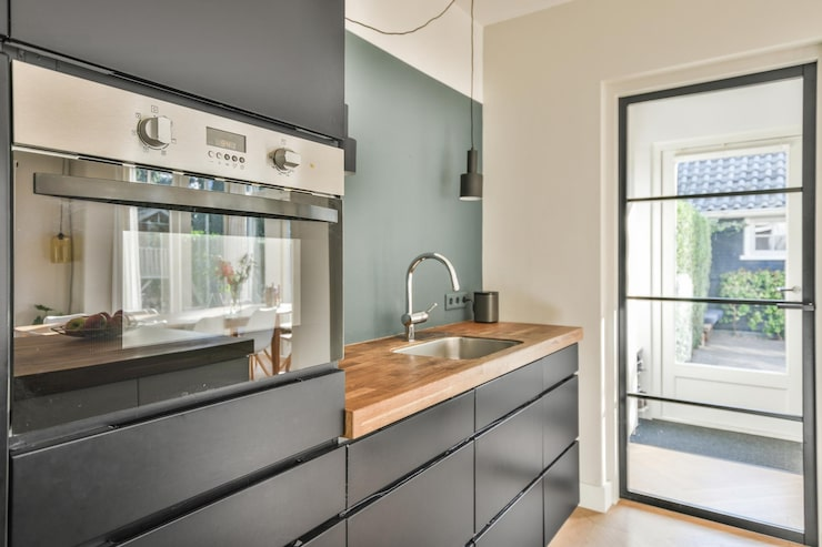 How Great Kitchen Cabinet Designs Improve Daily Living in Vancouver, BC